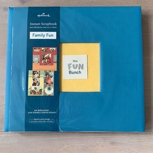 Hallmark Instant Scrapbook Family Fun